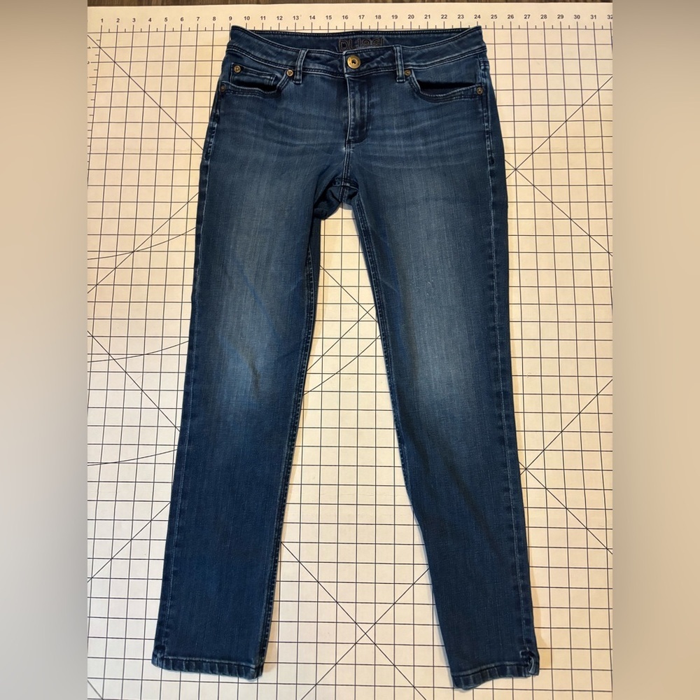 DL1961 Women’s Size 28 Blue Skinny Jeans Classic Denim